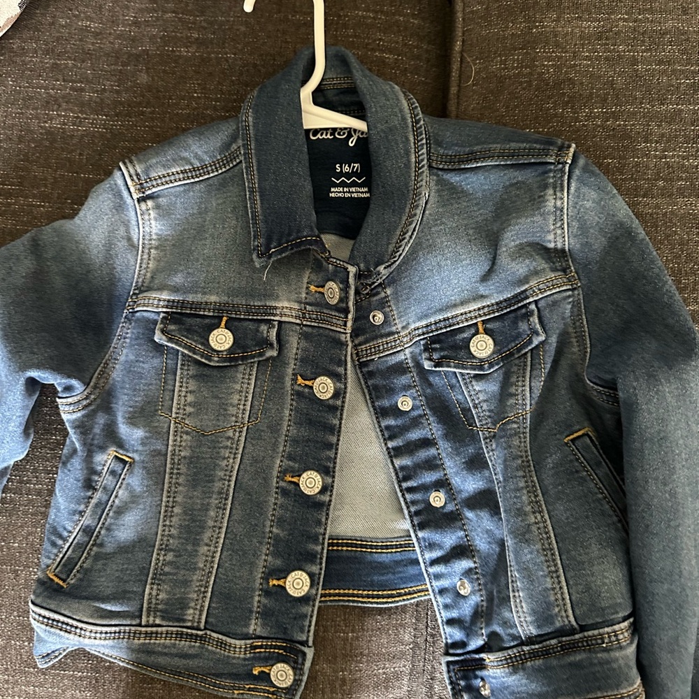 6/7 girls Jean jacket. Cat and Jack. Worn once